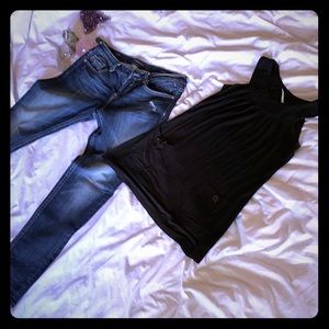 Black top and skinny jeans